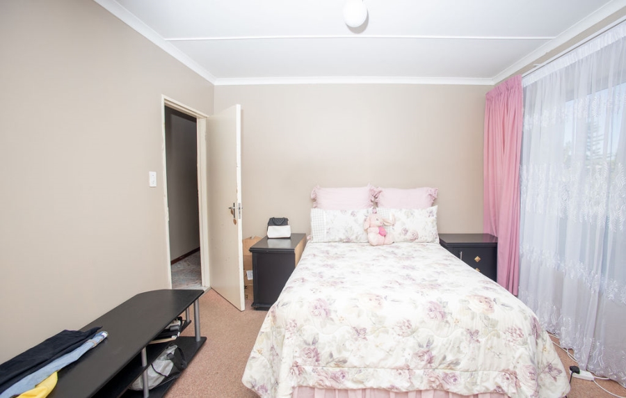 4 Bedroom Property for Sale in Sunnyridge Eastern Cape